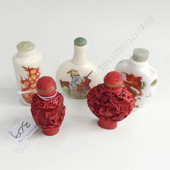 FIVE MINIATURE SNUFF BOTTLES INCL RED