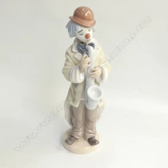 LLADRO SAXOPHONE PLAYING CLOWN H 230 MM