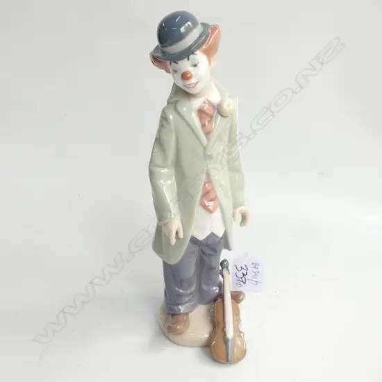 LLADRO CLOWN WITH VIOLIN H 230 MM (VIOLIN UNATTACHED)