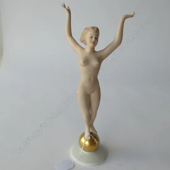 (18495) GERMAN WALLENDORF NAKED LADY PORCELAIN FIGURE