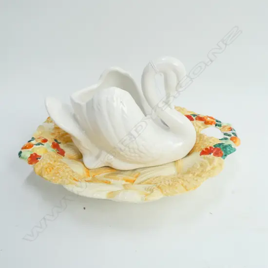 CROWN LYNN SWAN L. 140MM & CLARICE CLIFF HARVEST DISH