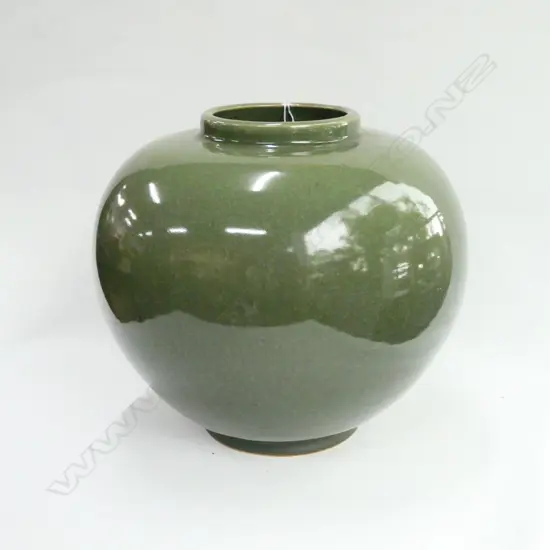 LGE ORIENTAL ORB CELADON VASE H.300mm