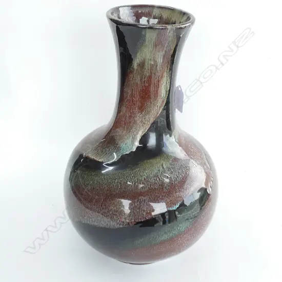 MODERN CHINESE VASE H. 340MM