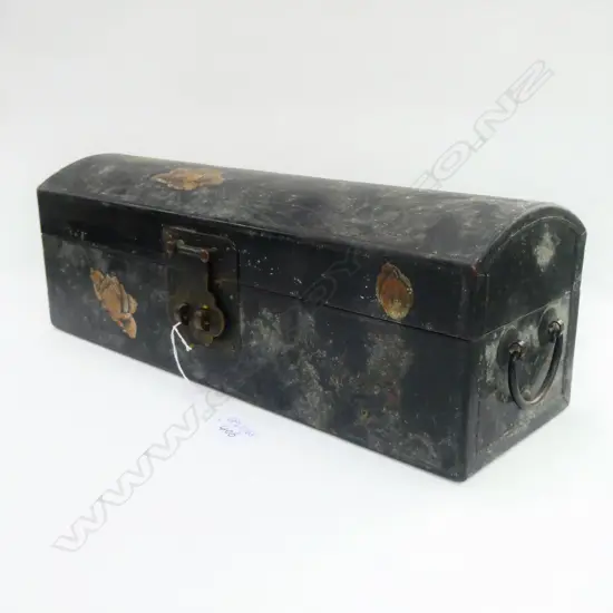 VINTAGE ORIENTAL LACQUER BOX AF L. 395MM