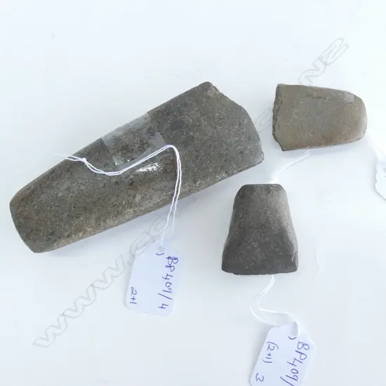 3 PACIFIC STONE ADZES; 1 LARGE CHIPPED L.125MM, 2 SMALL 45/50MM (1 CHIPPED)
