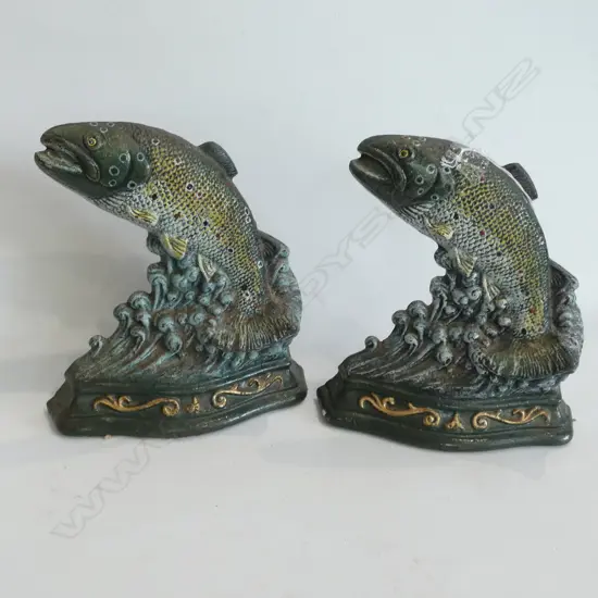 PR OF CAST IRON BOOKENDS/DOOR STOPS H 190 MM