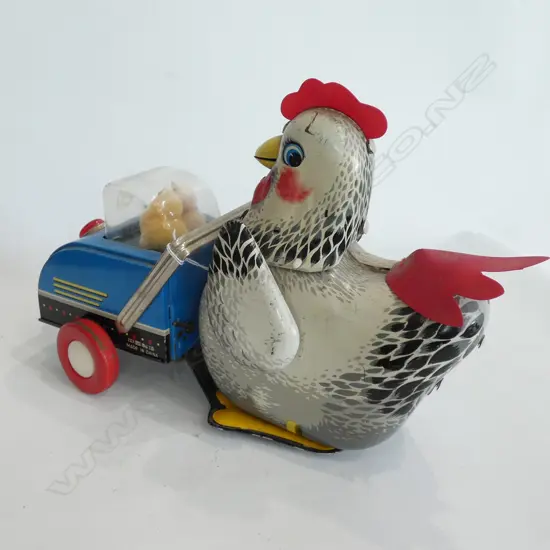 TIN PLATE TOY EGG LAYING CHICKEN, L.280mm, BATTERY OPERATED