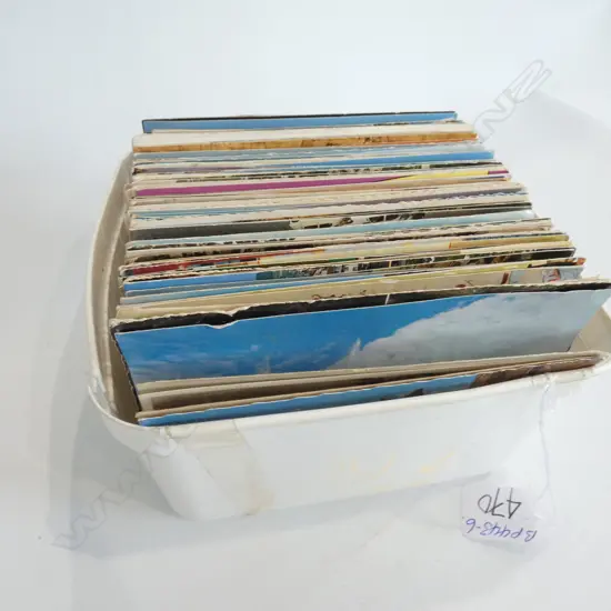 300/400 VINTAGE POSTCARDS WORLD 