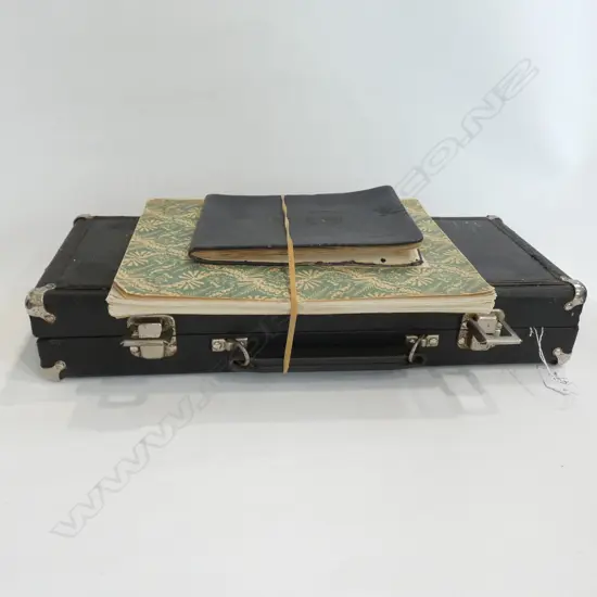 JAPANESE 'PEARL' FLUTE ION HARD CASE  + 2 BOOKS