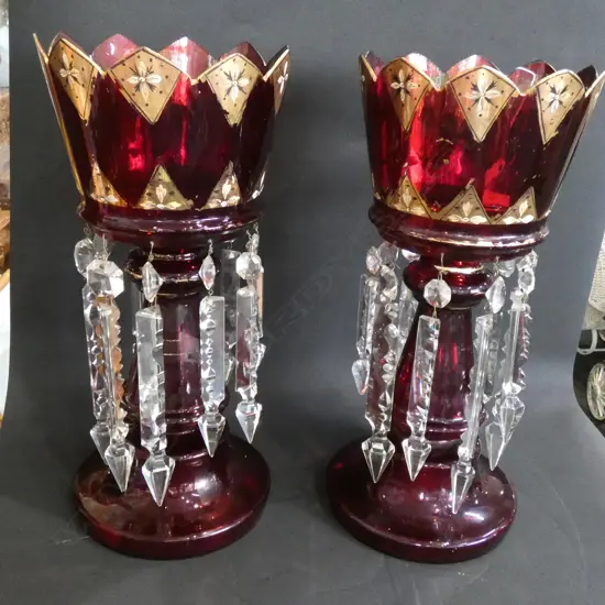 PR OF VICT RUBY GLASS LUSTRES SOME DROPS DIFFERENT HEIGHTS H 350 MM