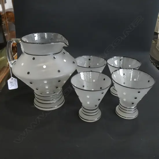 5 PCE RETRO POKA DOT DRINKS SET 4 CUPS & JUG
