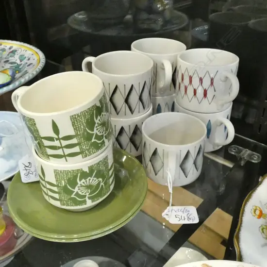 9 ASST CROWN LYNN+KELSTON COFFEE CUPS + 2 SAUCERS