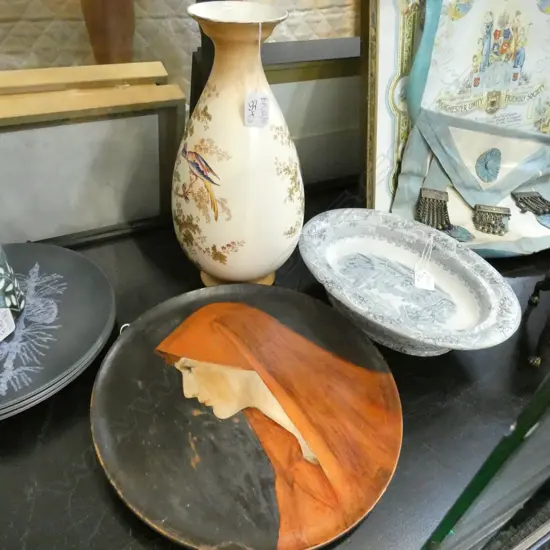 CROWN DECAL VASE H. 315MM, TRANSFERWARE DISH, PAINTED NUN PLATE