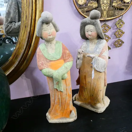 2 TERRACOTTA CHINESE FEMALE FIGURES H. 400MM 2 FINGERS MISSING