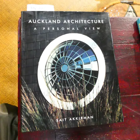 1 VOL SAIT AKKIRMAN AUCKLAND ARCHITECTURE 