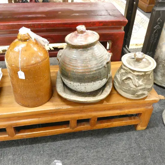 CERAMIC PLATTER + 2 LIDDED CASSEROLES + LUKE ADAMS CROCK A/F 