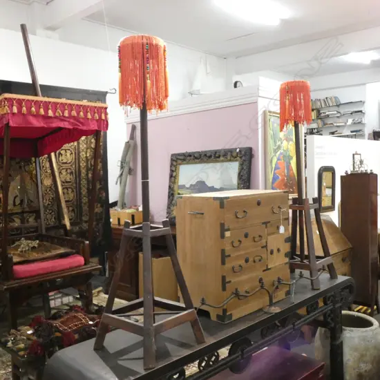 PR ORIENTAL FRINGED CANDLE HOLDERS H. 1150MM