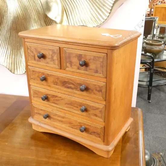 NZ COLONIAL APPRENTICE CHEST MOTTLED