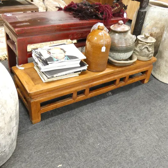 LOW CHINESE BENCH ALTER OFFERING TABLE L. 1135MM H. 255MM