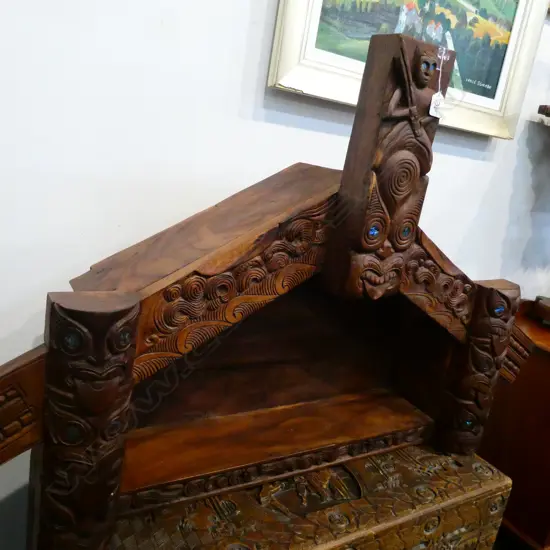 MODEL OF A CARVED  WOODEN TRADITIONAL WHARE 