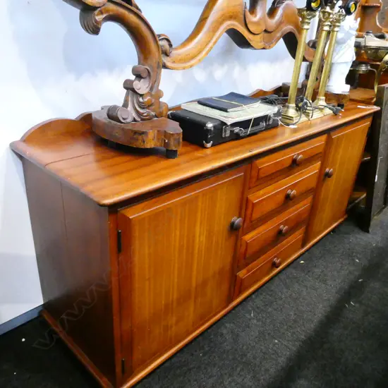 AIREST SIDEBOARD SPLIT TO TOP L150 MM