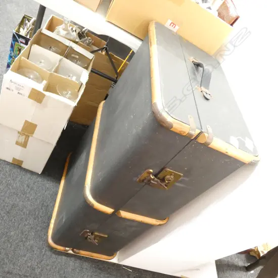 VINTAGE TRAVEL TRUNK