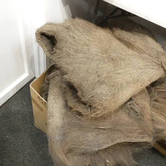 BOX LOT WOVEN COCONUT FIBER BAGS