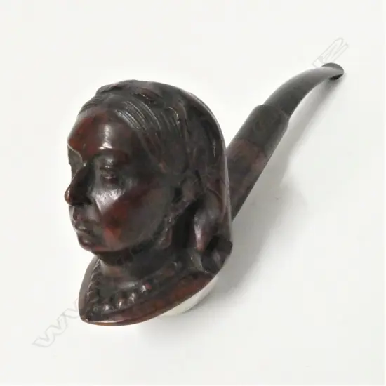 (40) A TOBACCO PIPE WITH THE HEAD OF QUEEN VICTORIA L. 170mm