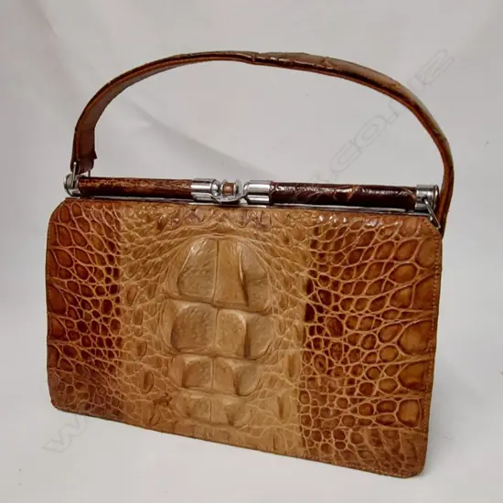 (4) VINTAGE CROCODILE HANDBAG W. 285mm