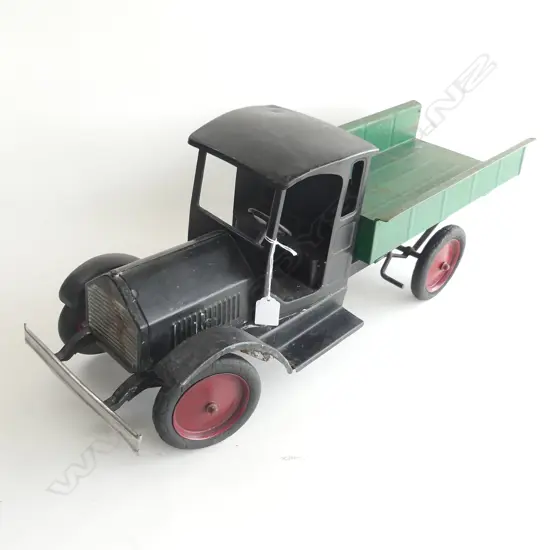 VINTAGE TIN TIP TRUCK OPEN CAB L. 700mm