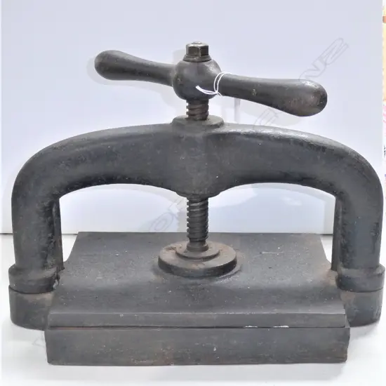 CAST IRON BOOK PRESS PLATEAU SIZE 306 x 250mm