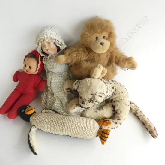 A BOX LOT OF 5 TOYS TIGER MONKEY & DOLLS