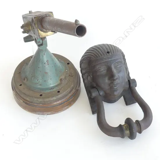 2 ITEMS CAST IRON DOOR KNOCKER AS EGYPTIAN BUST + RARE VINTAGE JOLLIBOY TOY MACHINE GUN MADE IN ENGLAND