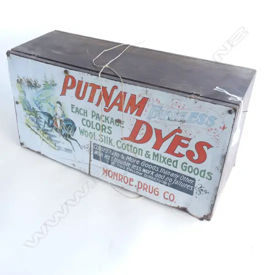 PUTNAM DYES BOX & CONTENTS, L. 550mm