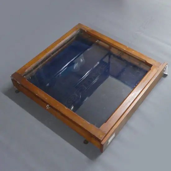 SMALL WALL DISPLAY CABINET  620MM BY 610MM