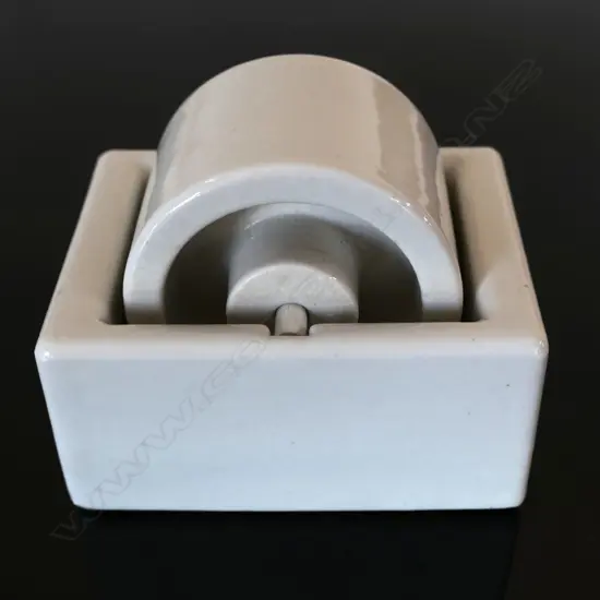 Vintage American (Carlstadt, New Jersey USA) Described as a “Senior Moistener”