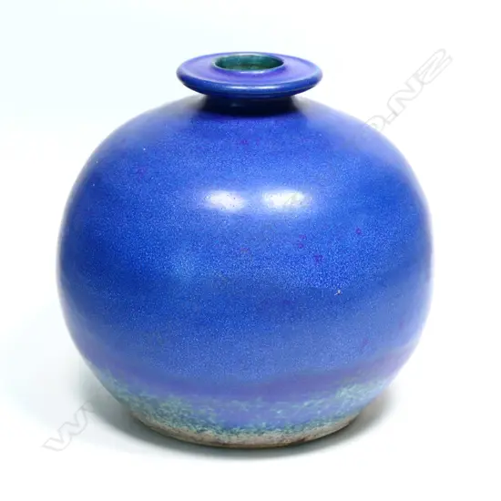 Graeme Storm stoneware vase
