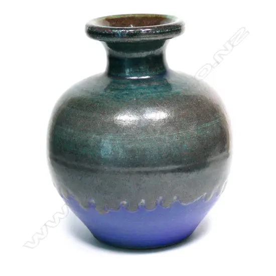 Graeme Storm stoneware ovoid vase
