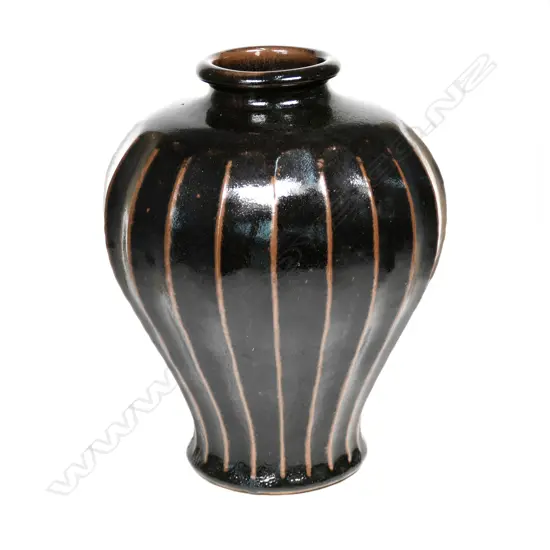 Graeme Storm baluster fluted vase