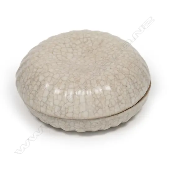 Graeme Storm stoneware lidded small circular box