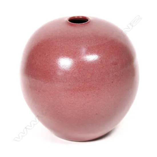 Graeme Storm porcelain vase