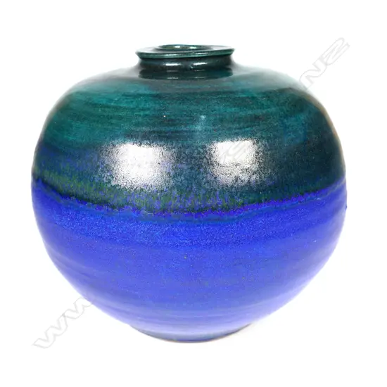 Graeme Storm stoneware spherical vase