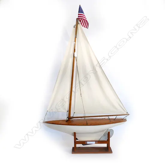 MODEL POND YACHT WITH STAND. L.730mm