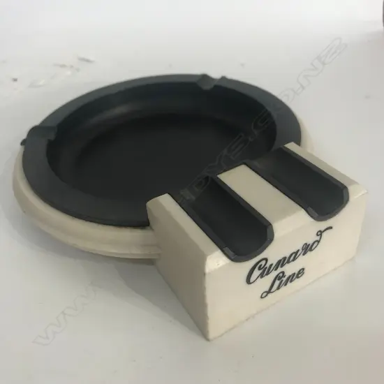 BAKELITE 1930s 'CUNARD LINE' ASHTRAY