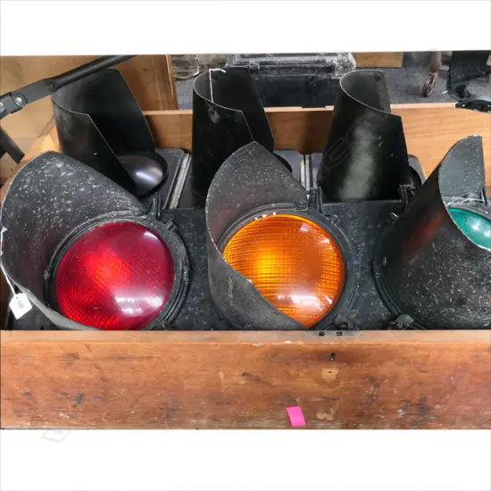 VINTAGE 3 LIGHT TRAFFIC LIGHT. H.770mm