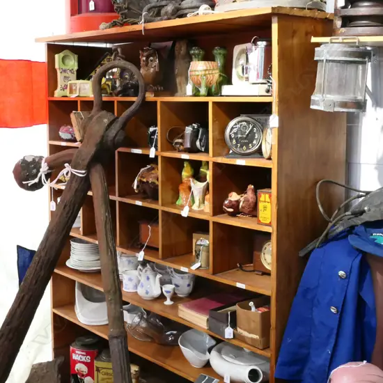 RIMU PIGEONHOLE SHELF UNIT, TOP AF. 1680 x 1300mm