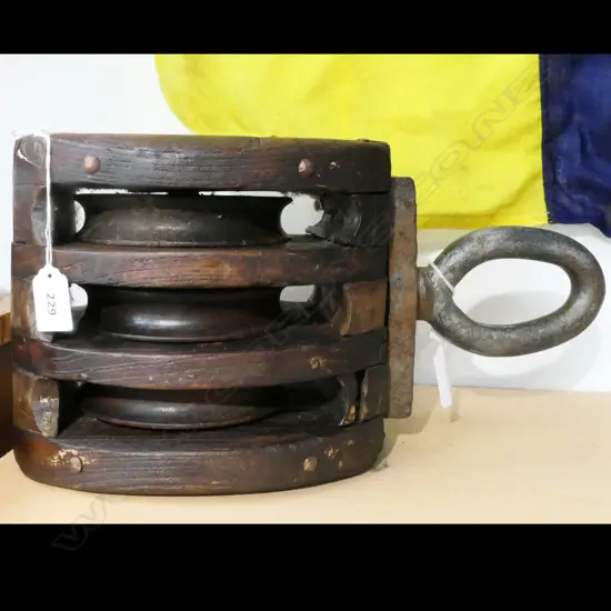 (M1) TRIPLE SHEAVE SHIPS BLOCK. H.380mm