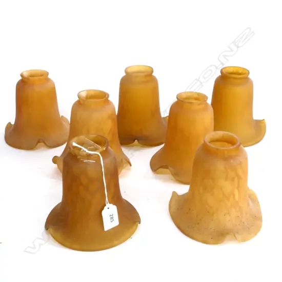 7 MOTTLED GLASS LAMP SHADE. H.150mm