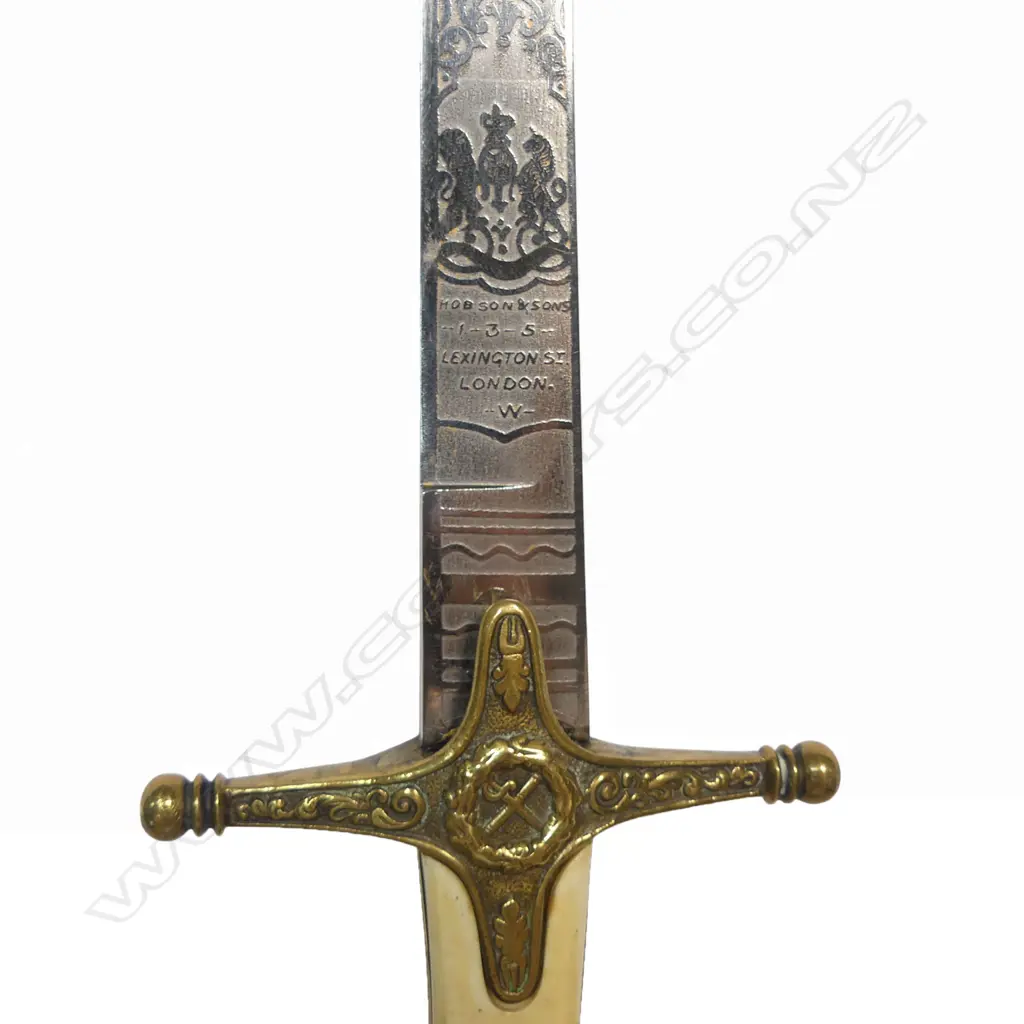 1831 Pattern General Officers Mameluke Sword. Made by Hobson & Sons 1,3,5 Lexington St London W. 33" curved blade, c.1888. Image 1++