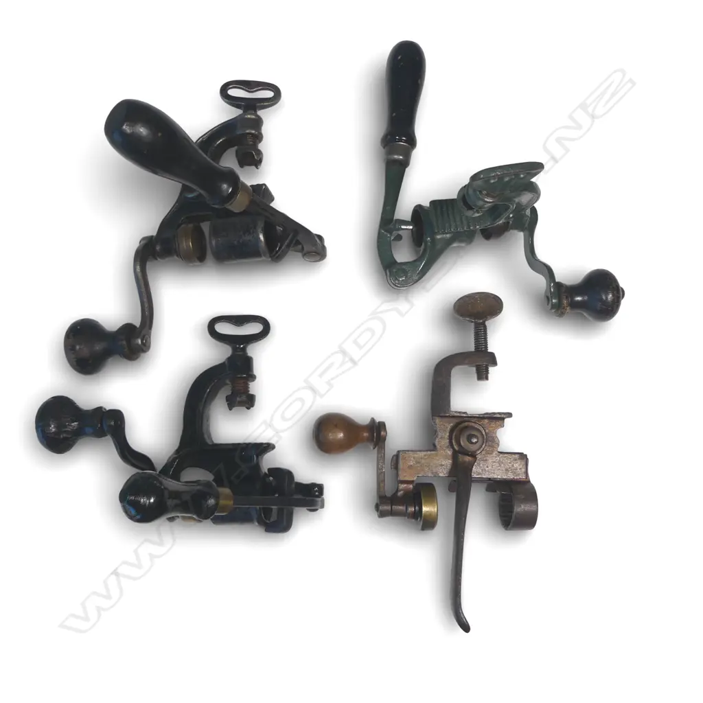 Four various shotgun shell reloading presses Image 1++